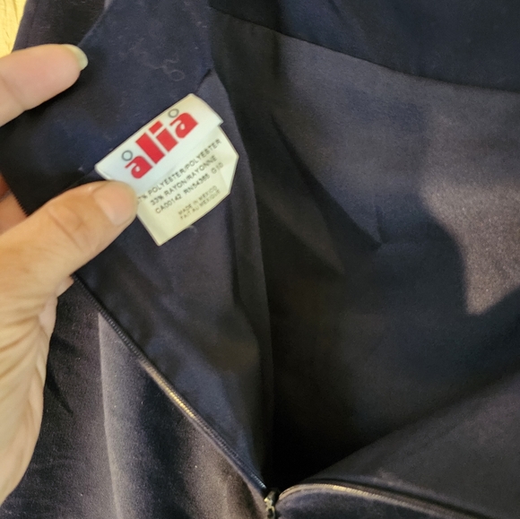 Alia Royal Pencil Skirt - Picture 6 of 7